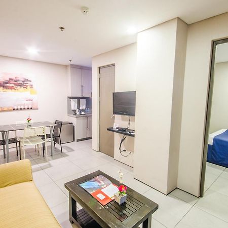 Jade Hotel And Suites Makati City Exterior photo