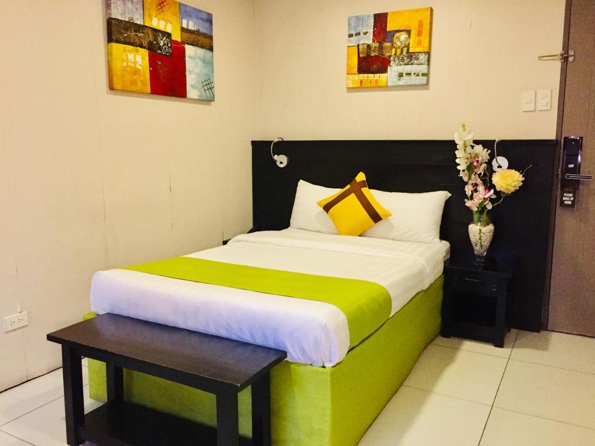 Jade Hotel And Suites Makati City Exterior photo