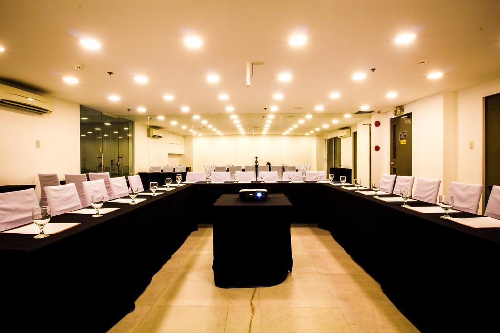Jade Hotel And Suites Makati City Exterior photo