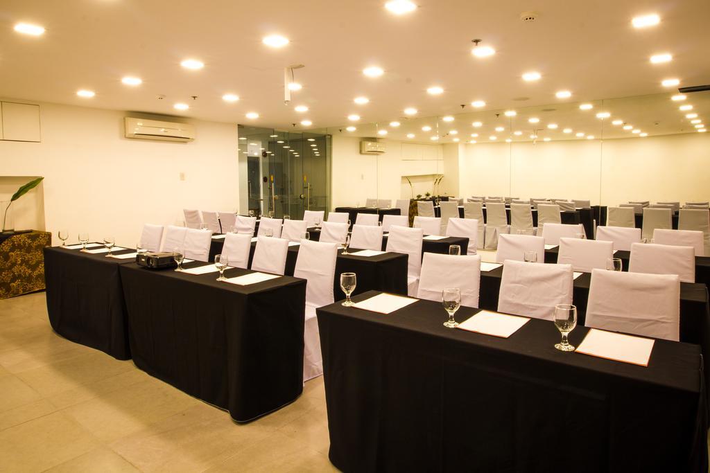 Jade Hotel And Suites Makati City Exterior photo