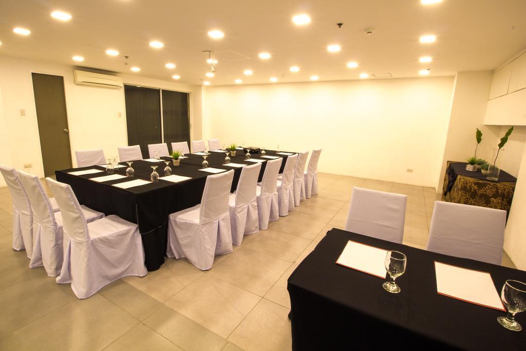 Jade Hotel And Suites Makati City Exterior photo