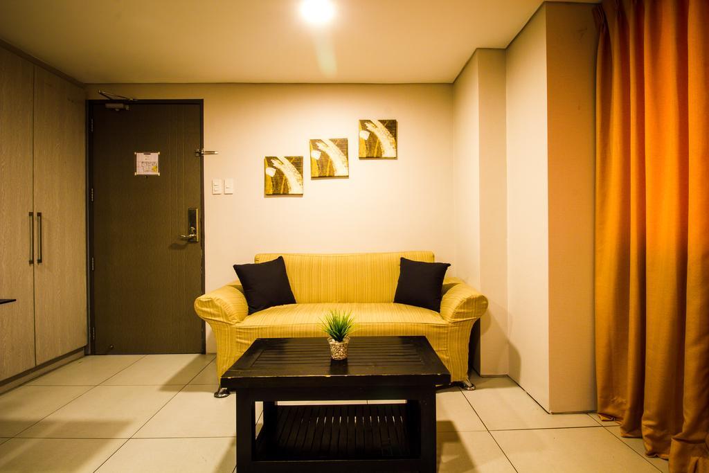 Jade Hotel And Suites Makati City Exterior photo