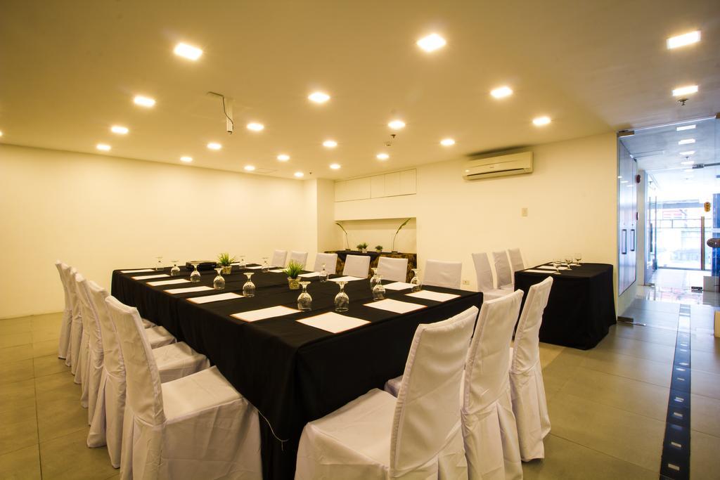 Jade Hotel And Suites Makati City Exterior photo