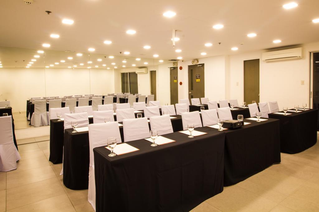 Jade Hotel And Suites Makati City Exterior photo