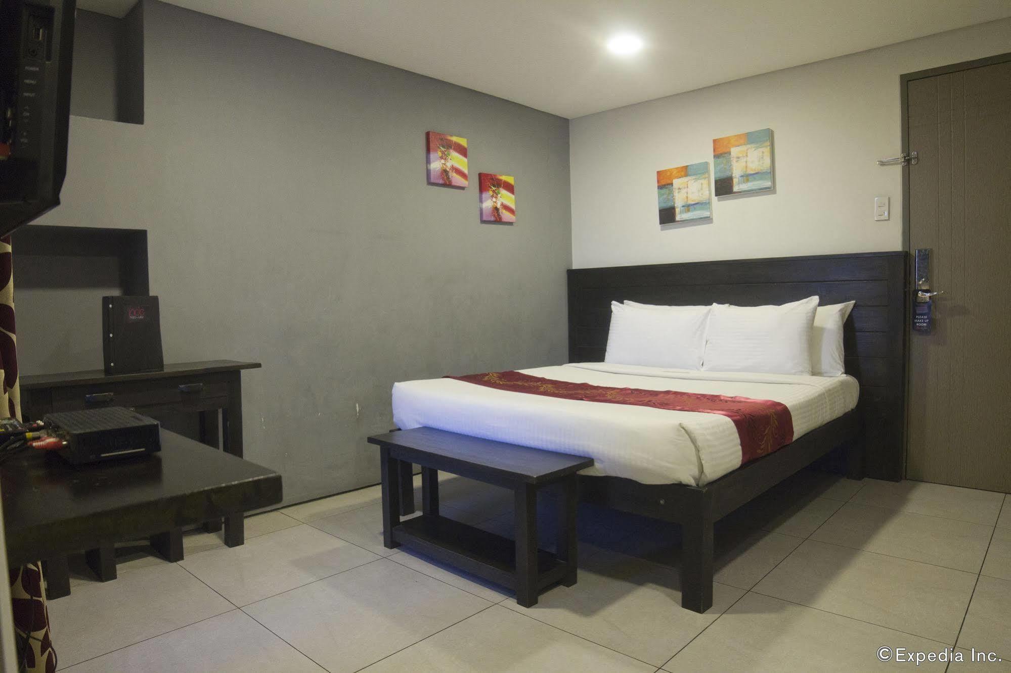 Jade Hotel And Suites Makati City Exterior photo