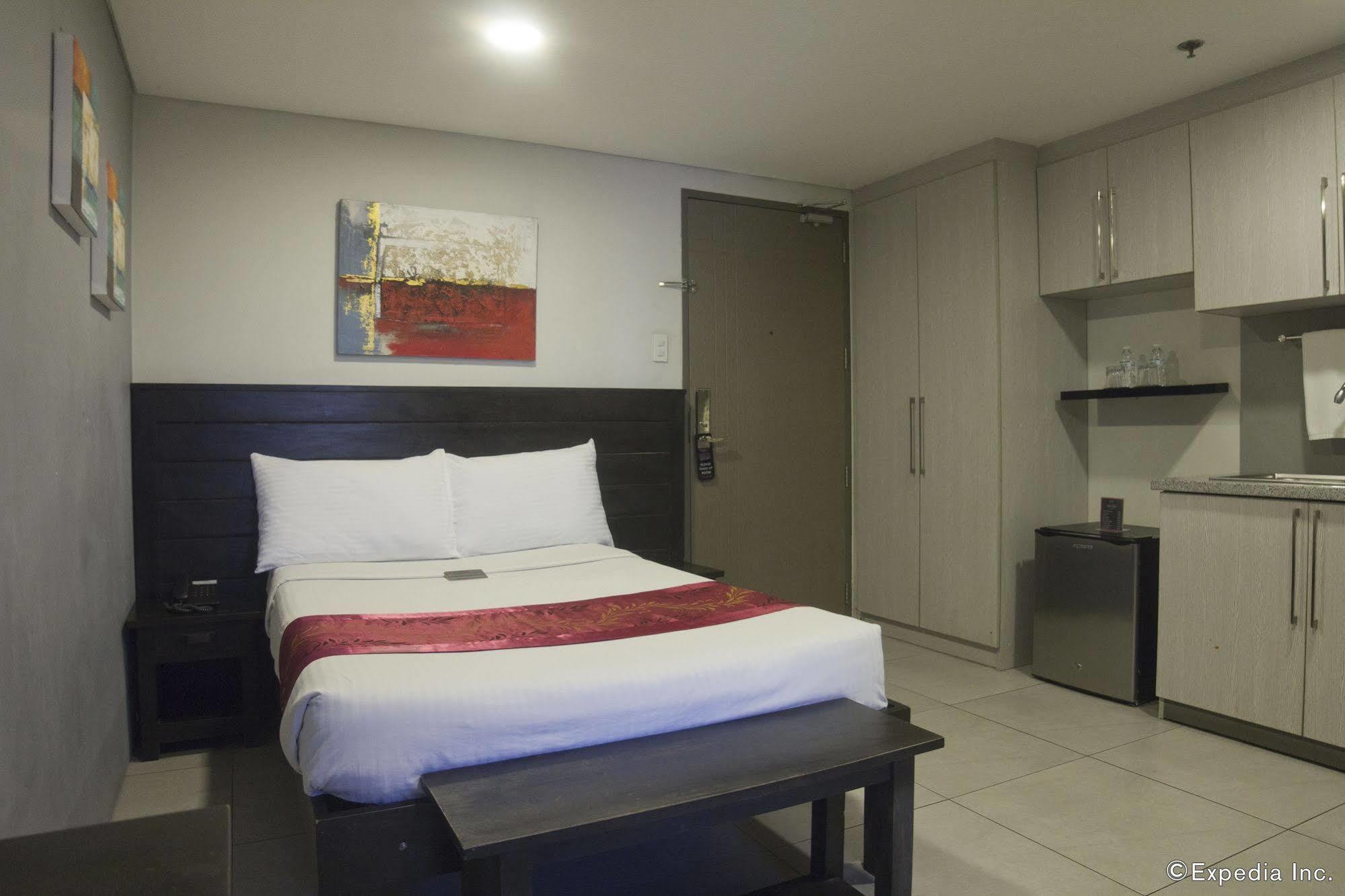 Jade Hotel And Suites Makati City Exterior photo