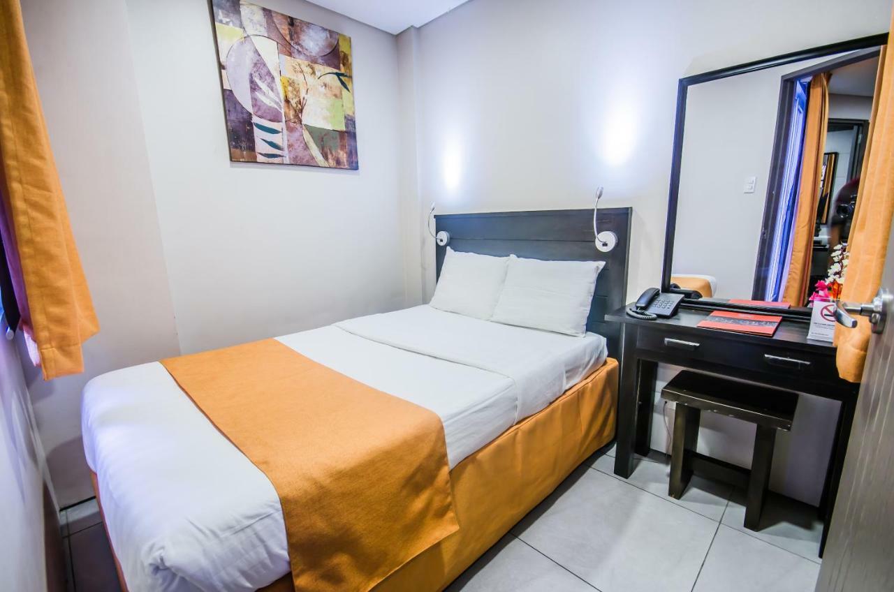 Jade Hotel And Suites Makati City Exterior photo